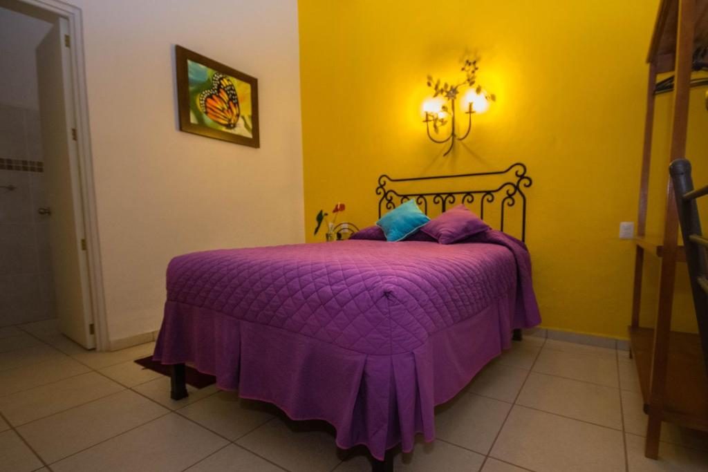 Small Double Room with one full bed